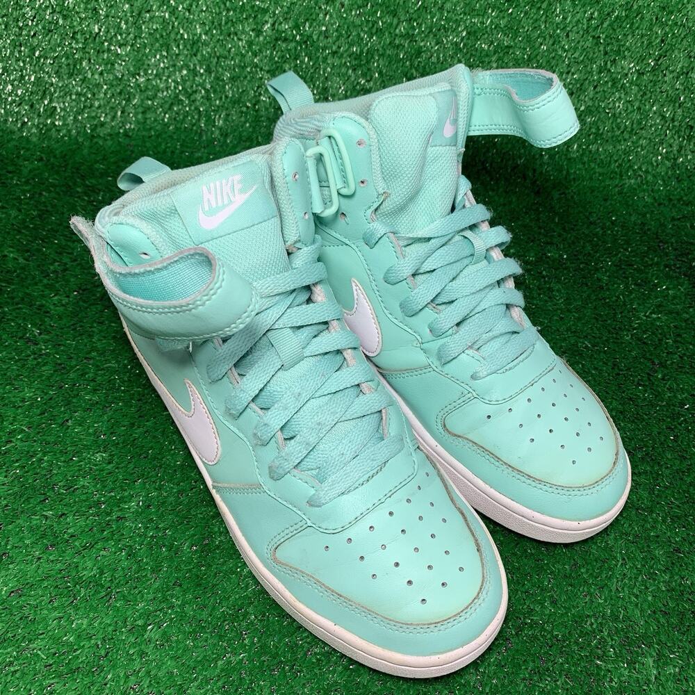 Nike Youth Court Borough Mid 2 CD7782-300 Sneakers Size 7Y Emerald Rise/White